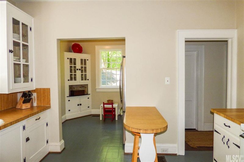 Property image 3 at 1051 14th Avenue Drive, Hickory, NC 28601