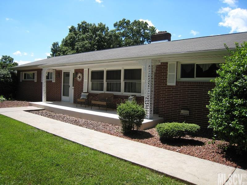 Property image 2 at 1404 36th Avenue Drive, Hickory, NC 28601