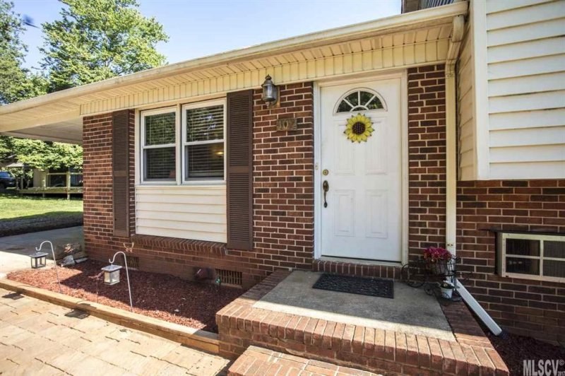 Property image 2 at 107 Pineview Court, Statesville, NC 28625