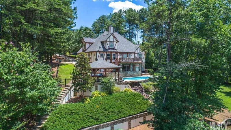 Property image 2 at 1252 Misty Lane, Hickory, NC 28601