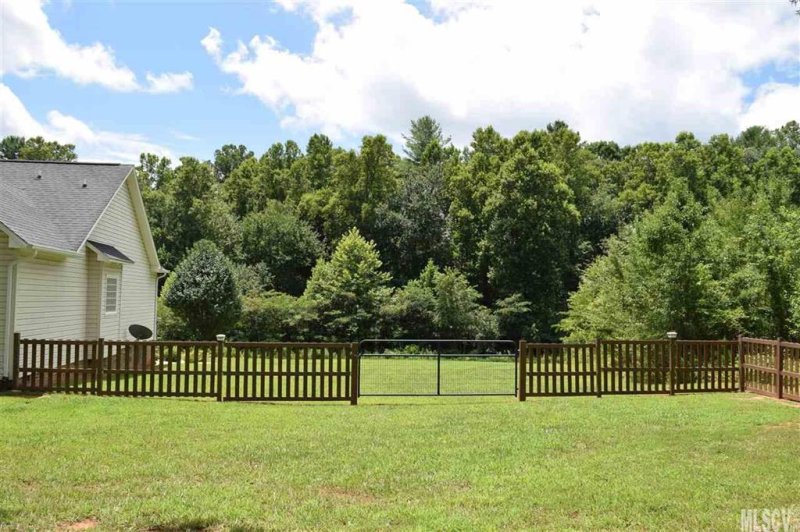 Property image 2 at 2483 Harvest Drive, Hickory, NC 28601