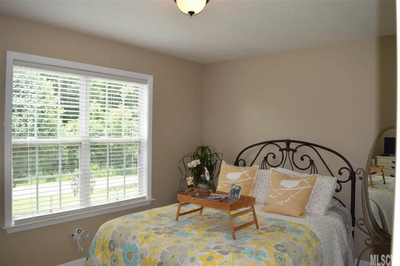 Property image 3 at 2483 Harvest Drive, Hickory, NC 28601