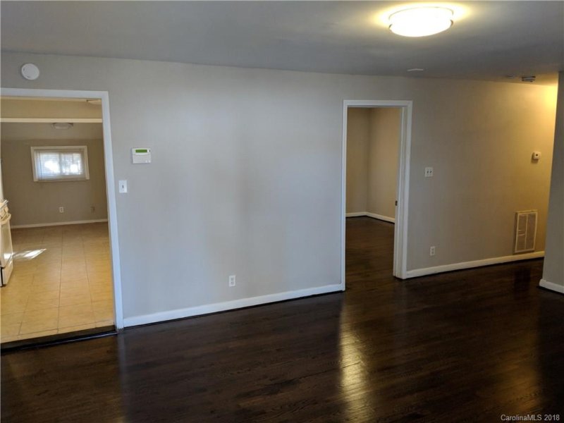 Property image 5 at 103 W 9th Avenue, Gastonia, NC 28052