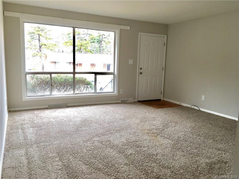 Property image 2 at 4928 Malibu Drive, Charlotte, NC 28215