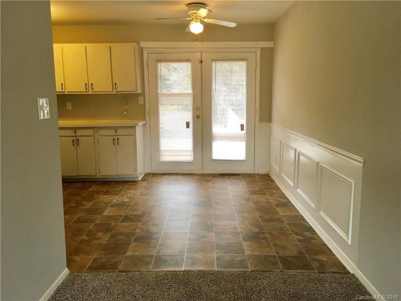 Property image 4 at 4928 Malibu Drive, Charlotte, NC 28215