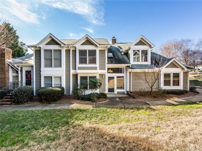 Property image 2 at 8227 Tradd Court, Charlotte, NC 28210