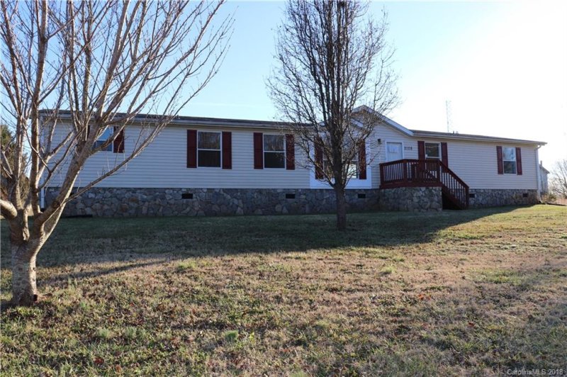 Property image 2 at 2128 Quarter Crest Drive, Newton, NC 28658