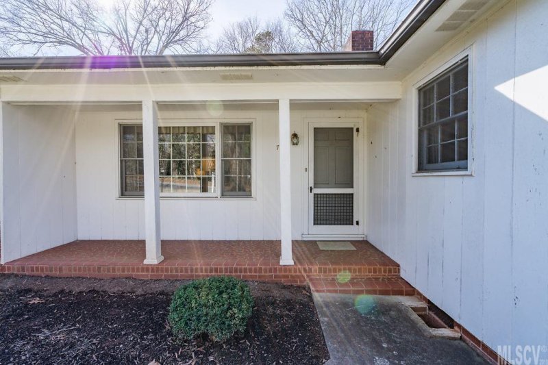 Property image 2 at 759 9th Street, Hickory, NC 28601