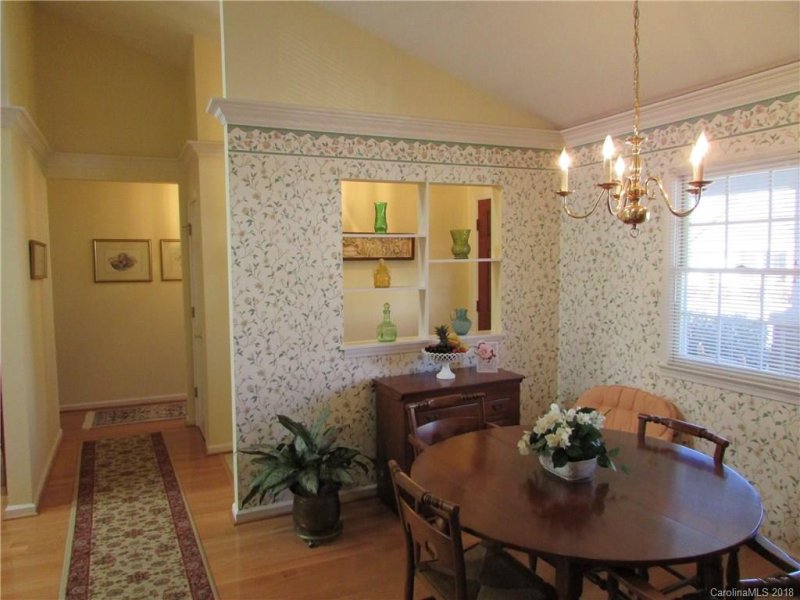 Property image 5 at 1048 Saddlebrook Drive, Hendersonville, NC 28739