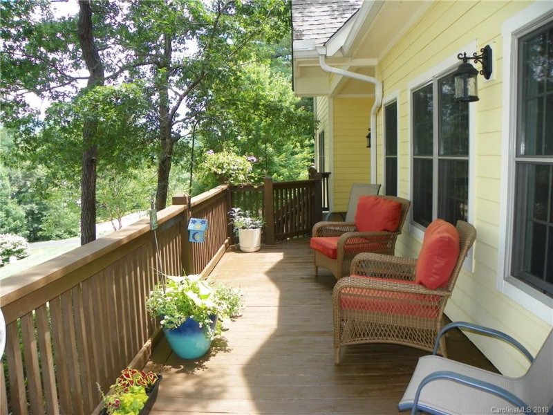 Property image 2 at 16 Nuthatch Court, Fairview, NC 28730