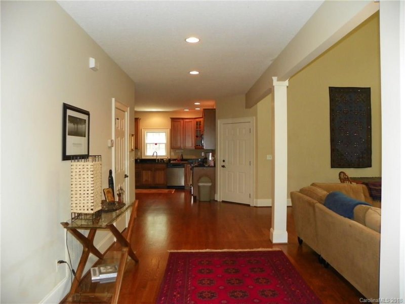 Property image 5 at 16 Nuthatch Court, Fairview, NC 28730