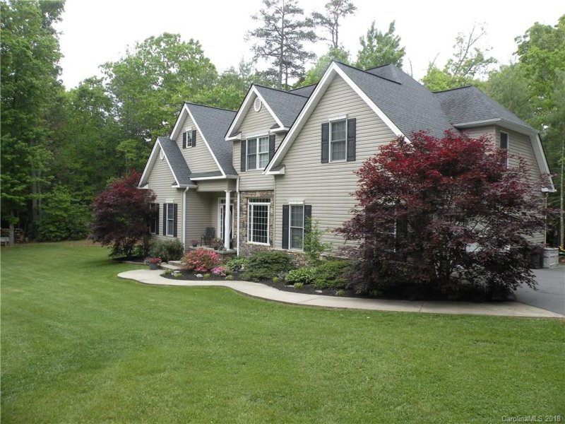 19 Alexander Crest Drive