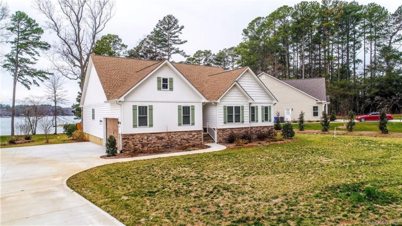 592 Isle Of Pines Road