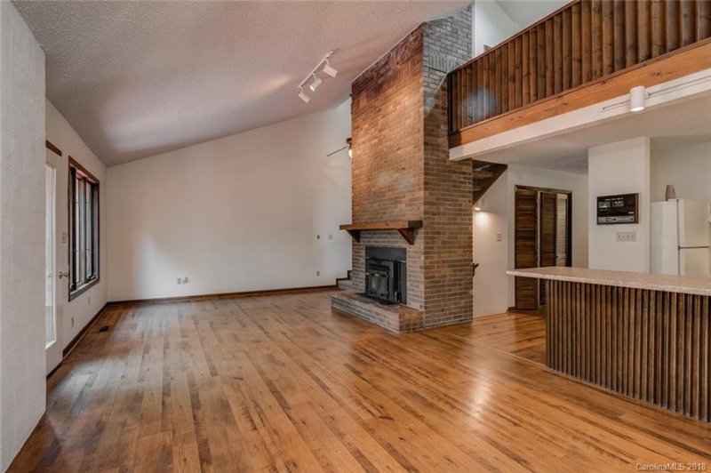 Property image 4 at 102 Woodfield Drive, Asheville, NC 28803