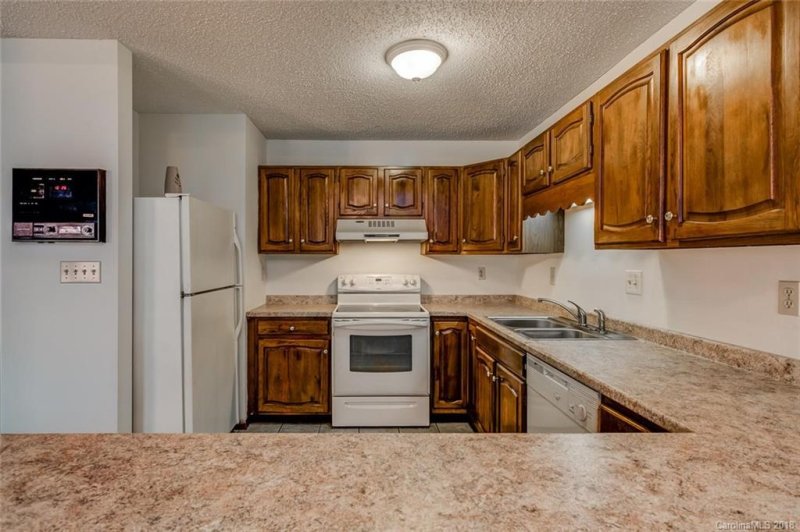 Property image 5 at 102 Woodfield Drive, Asheville, NC 28803