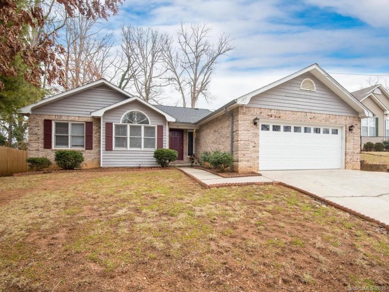 Property image 2 at 60 Pine Cone Drive, Asheville, NC 28805