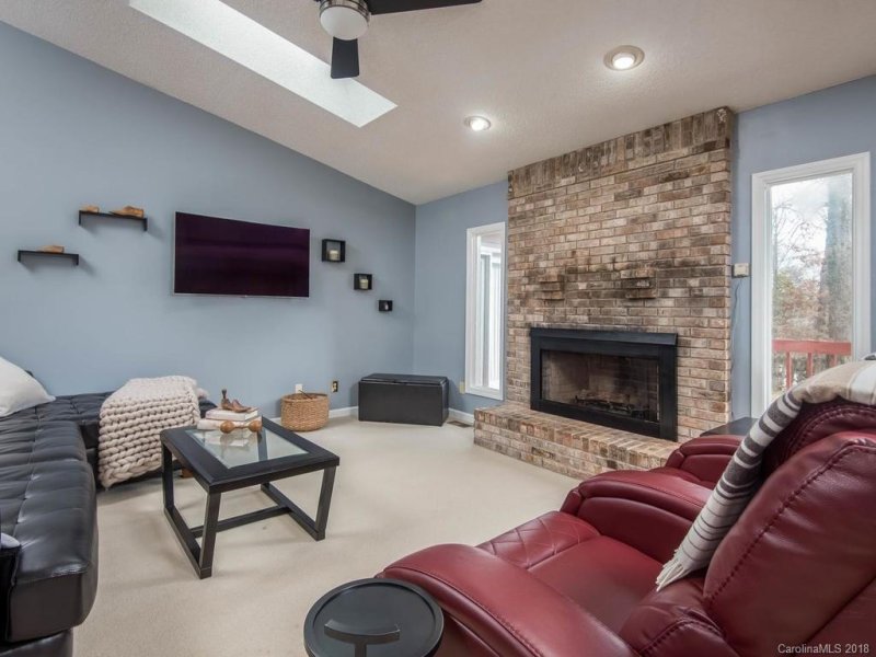 Property image 5 at 60 Pine Cone Drive, Asheville, NC 28805