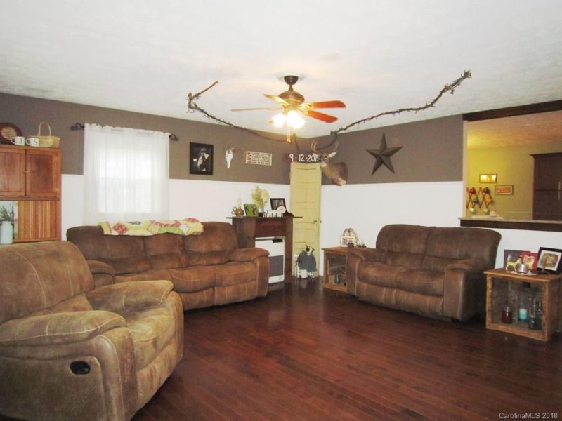 Property image 2 at 84 Candlelight Circle, Clyde, NC 28721