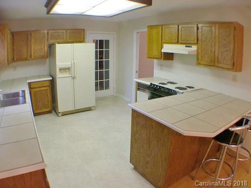 Property image 5 at 7301 Canyon Drive, Charlotte, NC 28262