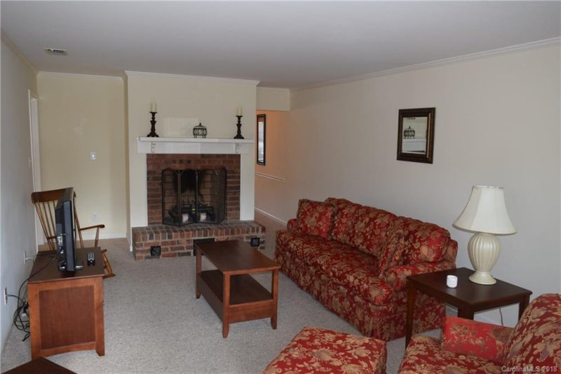 Property image 4 at 803 Cornwallis Avenue, Gastonia, NC 28056