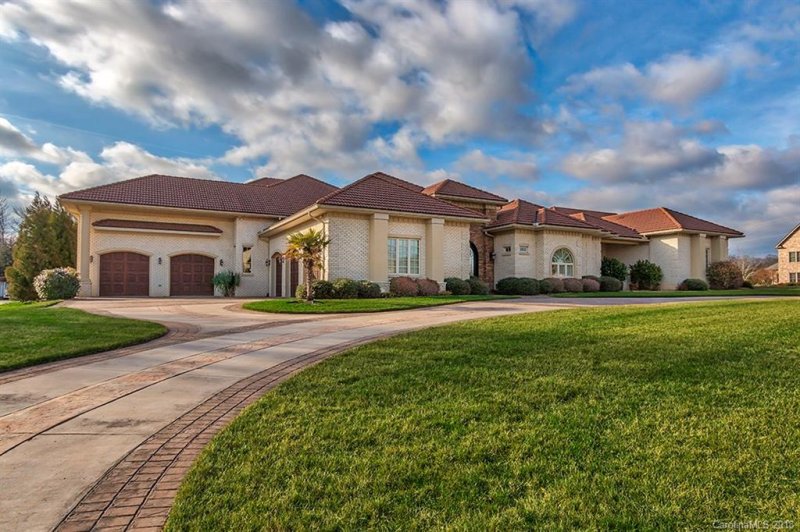 8027 Tottenham Drive