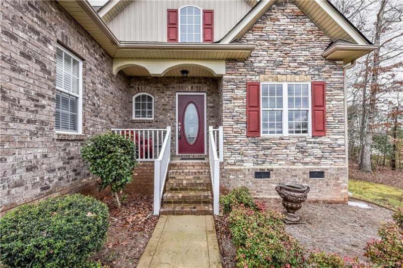 Property image 2 at 1951 Lynmore Drive, Sherrills Ford, NC 28673