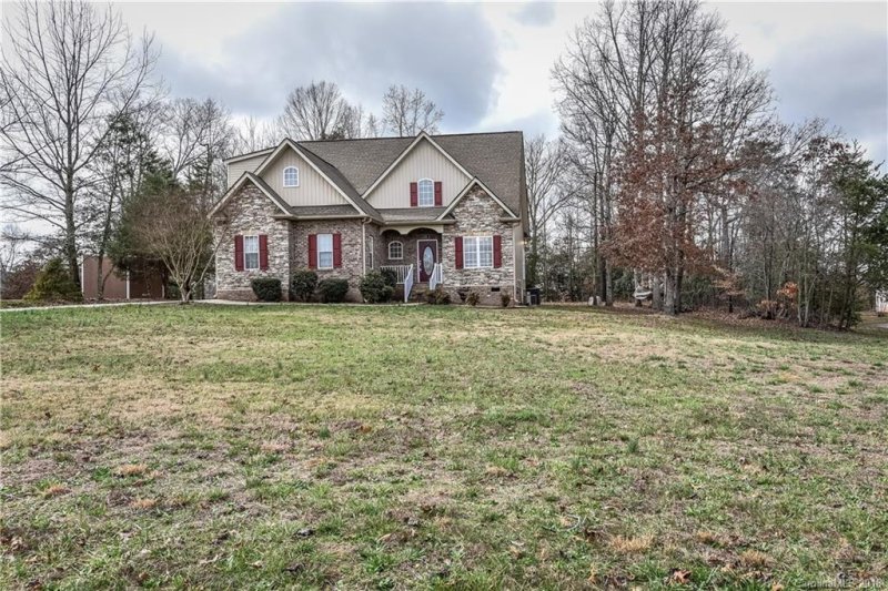 Property image 3 at 1951 Lynmore Drive, Sherrills Ford, NC 28673