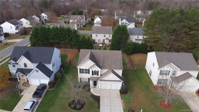 Property image 2 at 140 Vance Crescent Drive, Mooresville, NC 28117