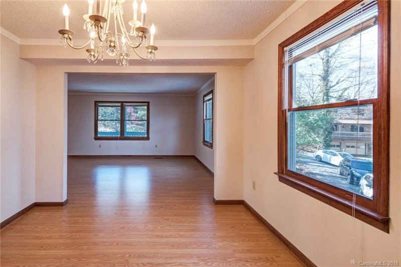 Property image 4 at 27 Coffey Circle, Asheville, NC 28806