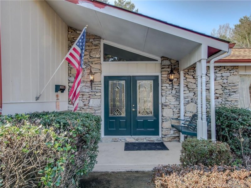 Property image 2 at 33 Two Tree Drive, Hendersonville, NC 28791