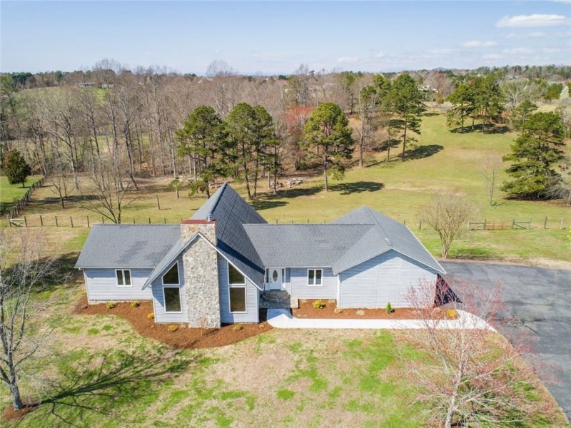 Property image 2 at 5534 Quail Creek Drive, Granite Falls, NC 28630