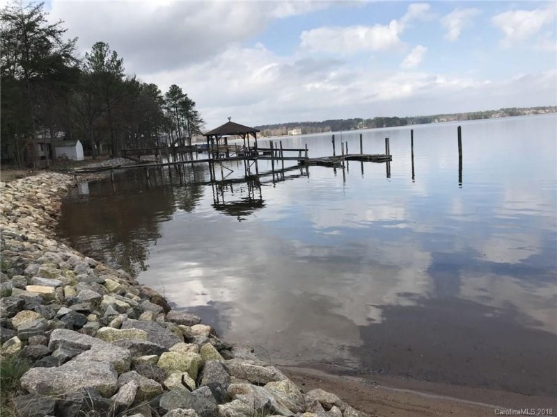 Property image 2 at 106 Stepaside Lane, Mooresville, NC 28117