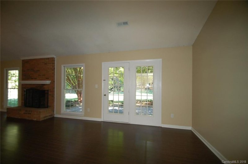 Property image 4 at 10126 Crayton Drive, Charlotte, NC 28269