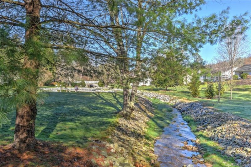 Property image 2 at 707 W Saint Johns Way, Hendersonville, NC 28791