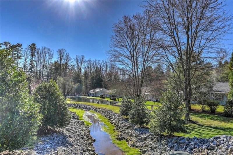 Property image 3 at 707 W Saint Johns Way, Hendersonville, NC 28791