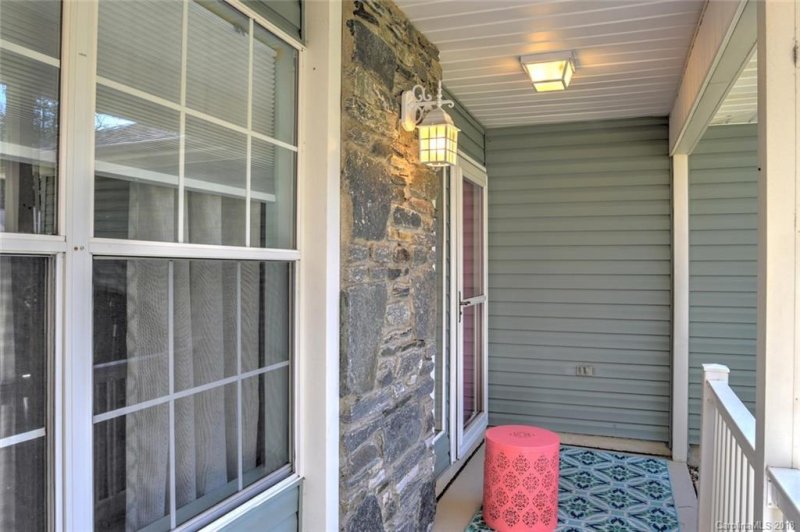 Property image 4 at 707 W Saint Johns Way, Hendersonville, NC 28791