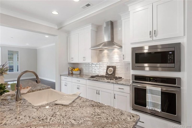 Property image 3 at 209 Country Lake Drive, Mooresville, NC 28115