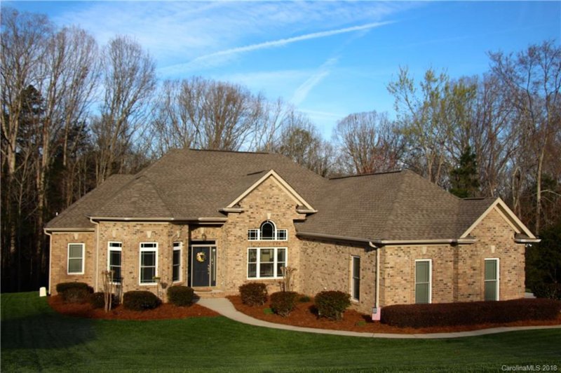 Property image 2 at 2381 Shiny Leaf Drive, Denver, NC 28037