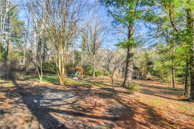 Property image 3 at 402 Comet Drive, Hendersonville, NC 28791