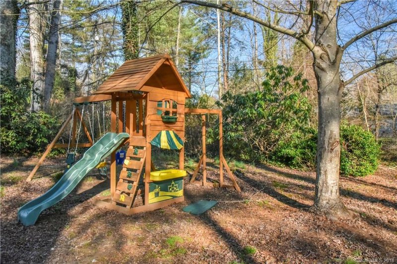 Property image 4 at 402 Comet Drive, Hendersonville, NC 28791