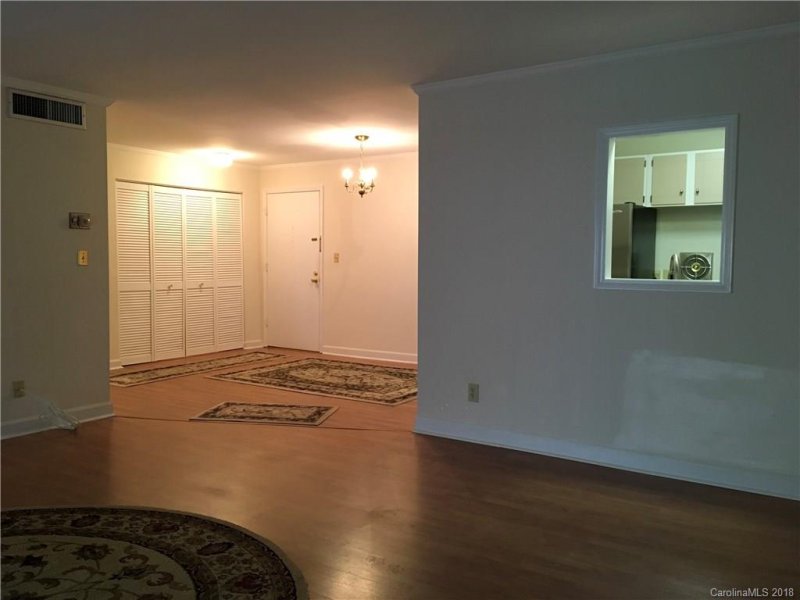 Property image 4 at 1323 Queens Road, Charlotte, NC 28207