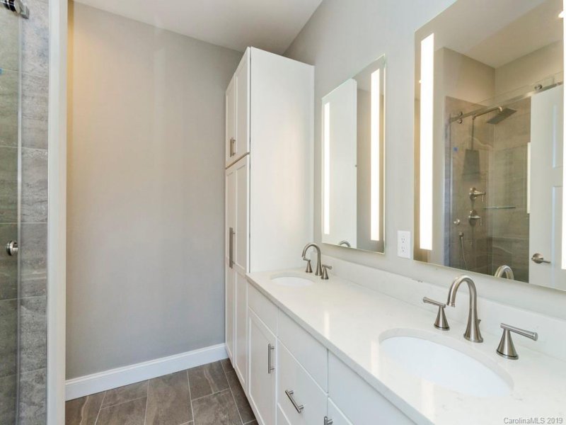 Property image 5 at 301 Ava Lane, Asheville, NC 28804