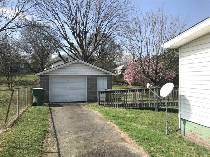 Property image 3 at 603 Apple Street, Gastonia, NC 28054
