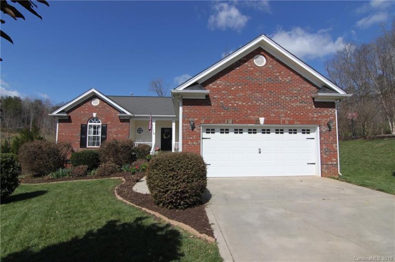 Property image 2 at 2016 Alton Court, Lowell, NC 28098