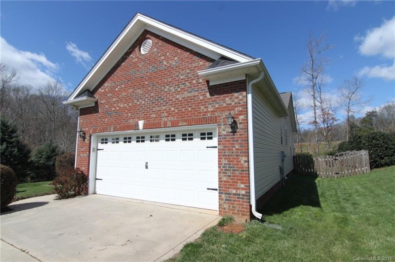 Property image 3 at 2016 Alton Court, Lowell, NC 28098