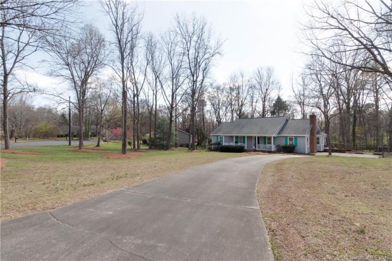 Property image 2 at 6515 Carmel Hills Drive, Charlotte, NC 28226