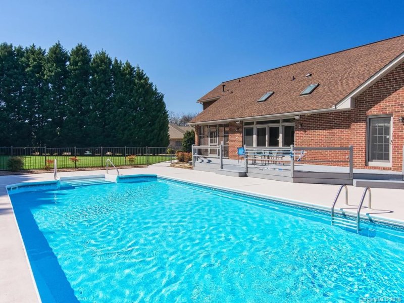 Property image 2 at 115 Turnerlair Court, Mooresville, NC 28117