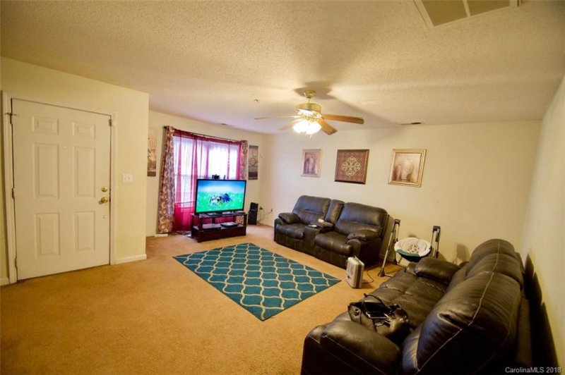 Property image 3 at 2134 Augusta Street, Charlotte, NC 28216