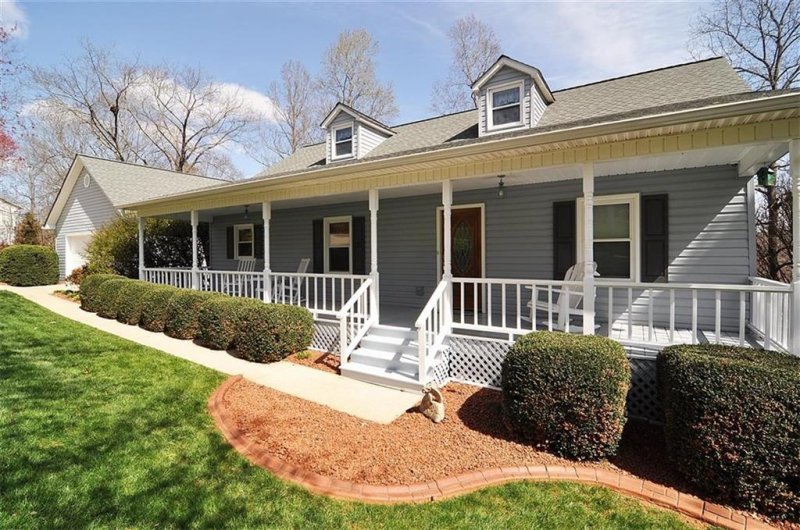 Property image 2 at 3933 Shakespeare Drive, Hickory, NC 28601