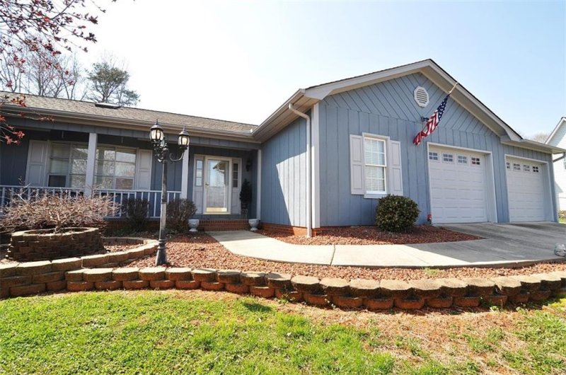 3940 Shakespeare Drive